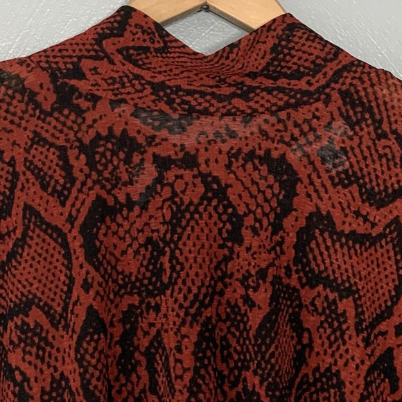 Mob Wife Size XXL Snakeskin Print Crepe Mock Neck Blouse Rust Earthy Goblincore - Picture 1 of 9